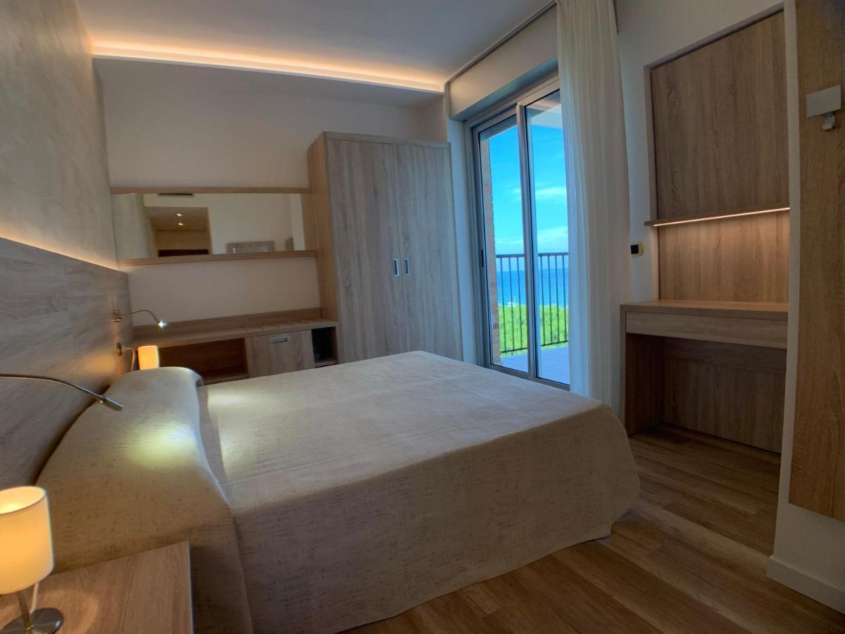 Hotel Beau Rivage Pineta Lido di Jesolo Kültér fotó