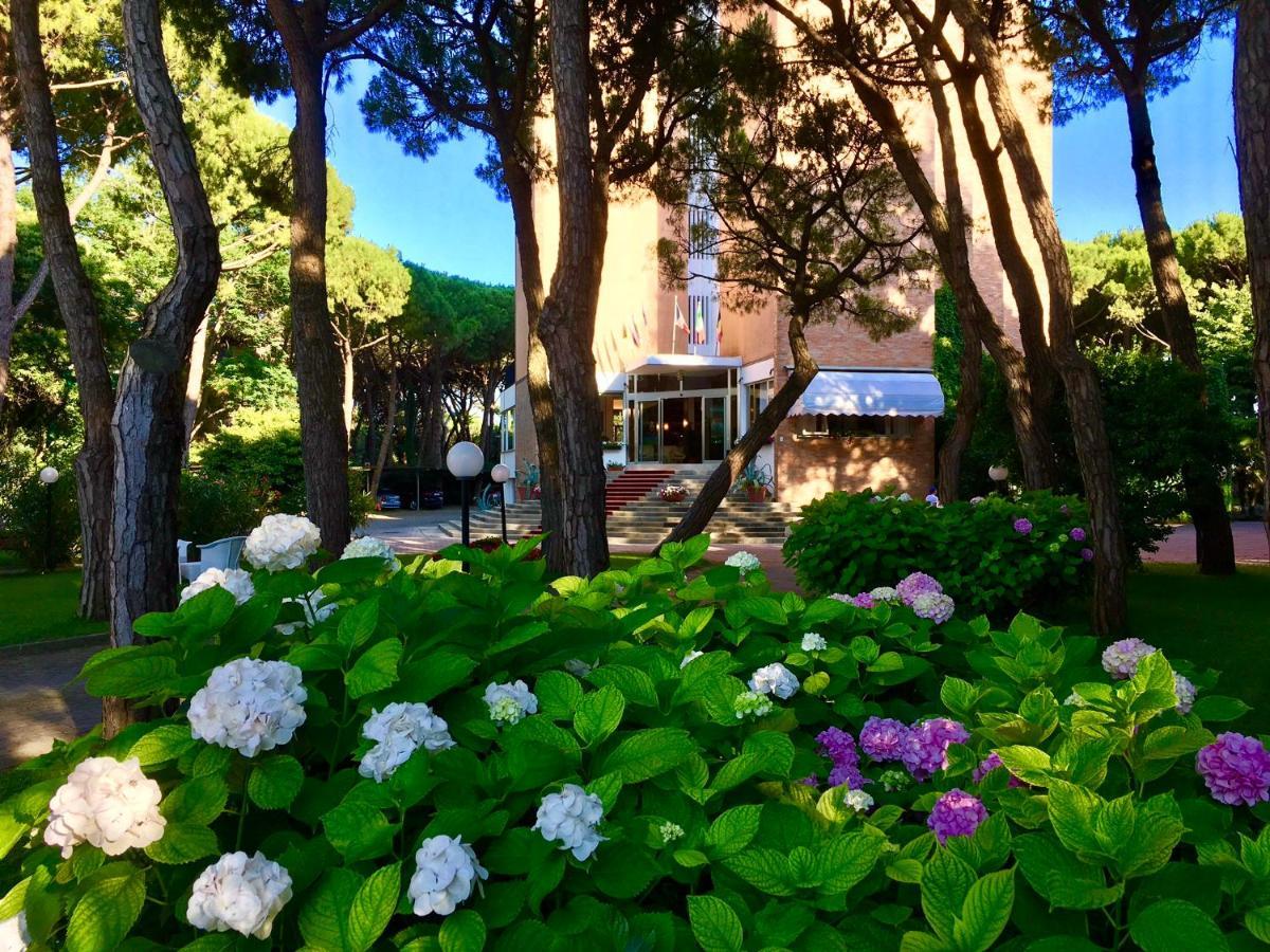 Hotel Beau Rivage Pineta Lido di Jesolo Kültér fotó
