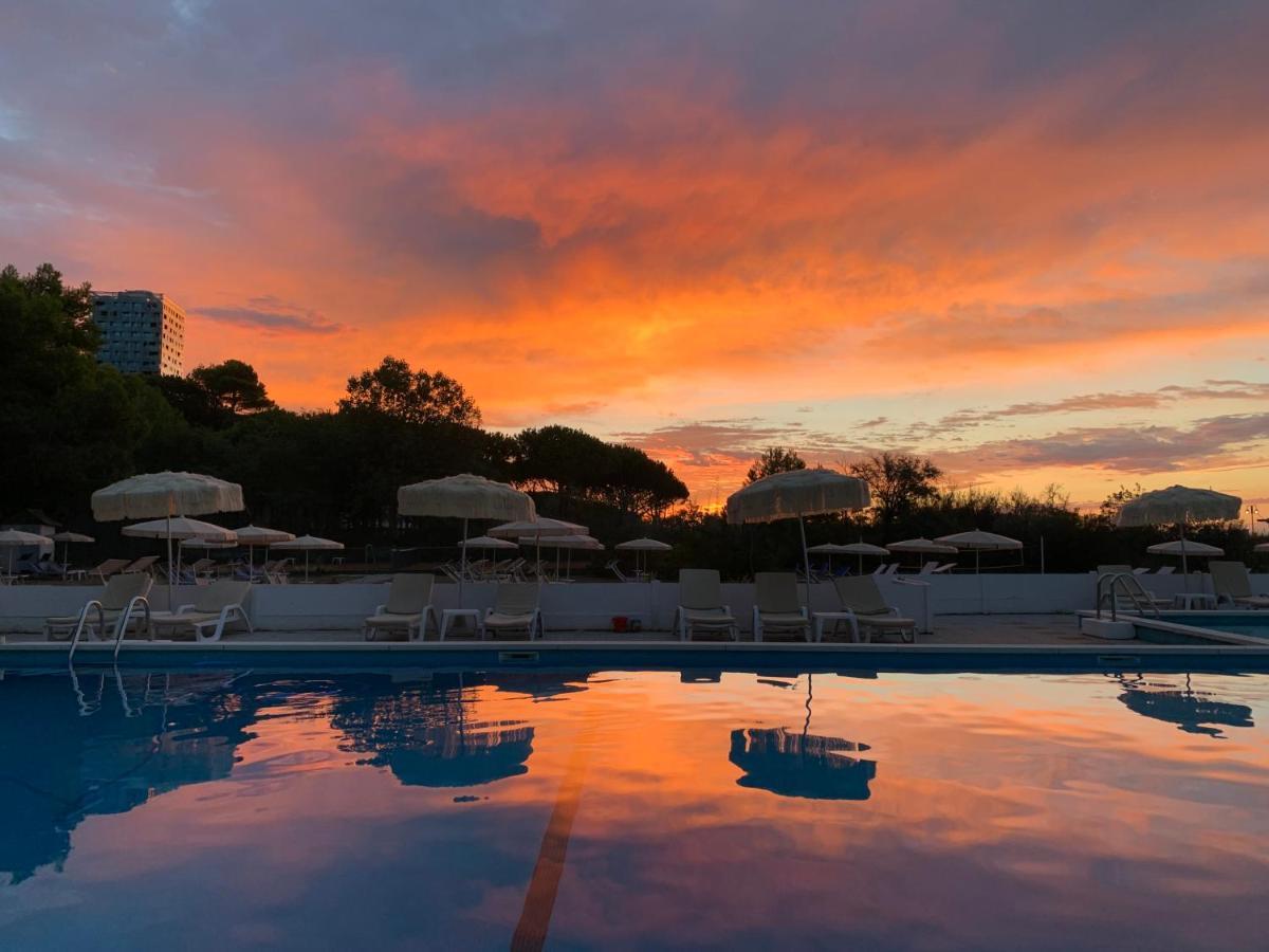 Hotel Beau Rivage Pineta Lido di Jesolo Kültér fotó