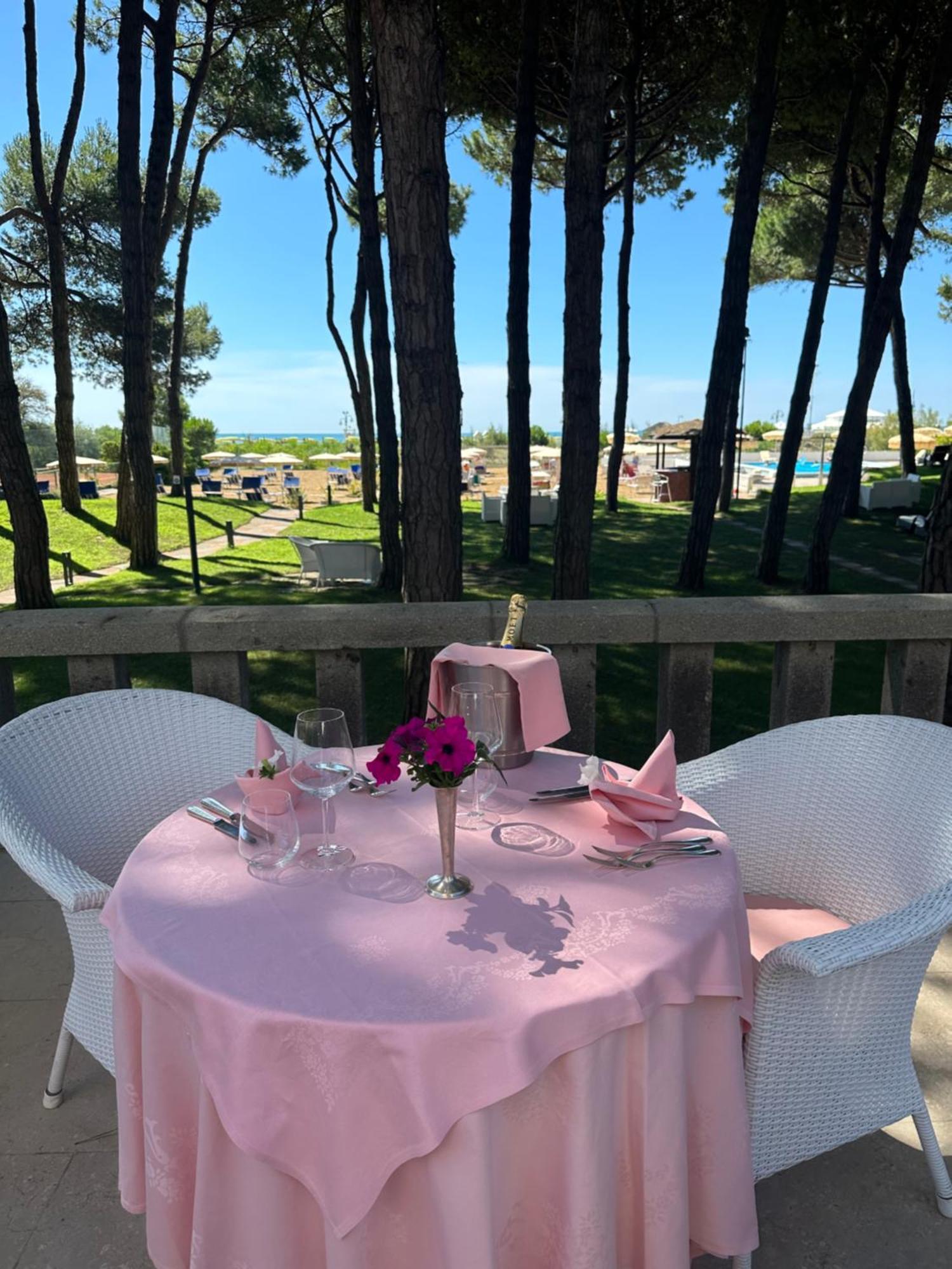 Hotel Beau Rivage Pineta Lido di Jesolo Kültér fotó