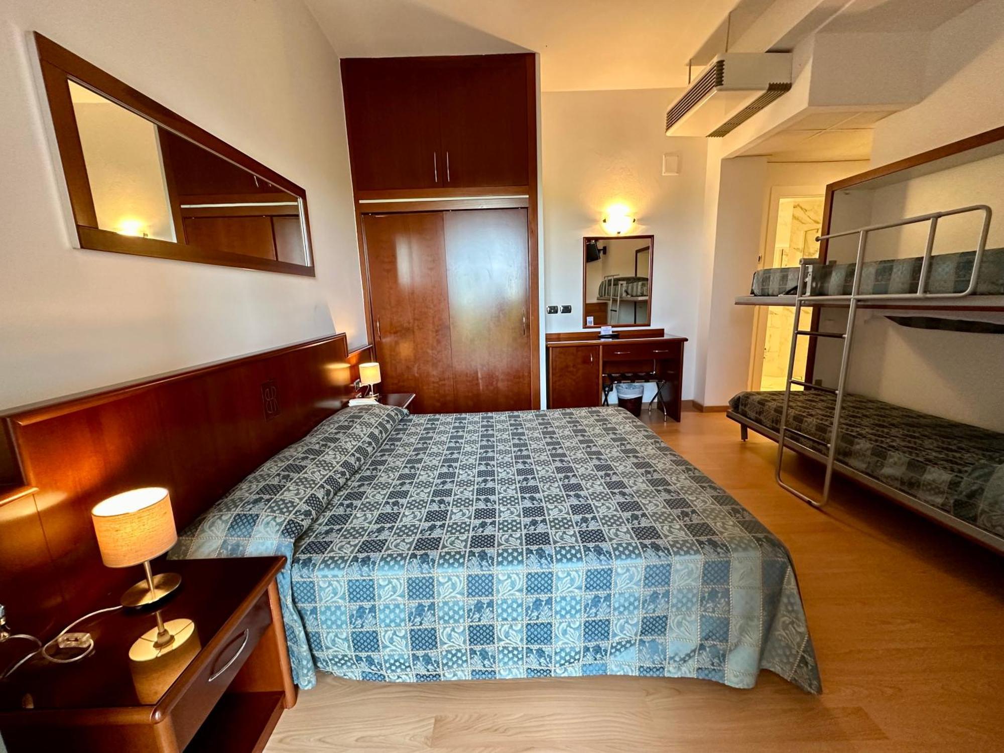 Hotel Beau Rivage Pineta Lido di Jesolo Kültér fotó