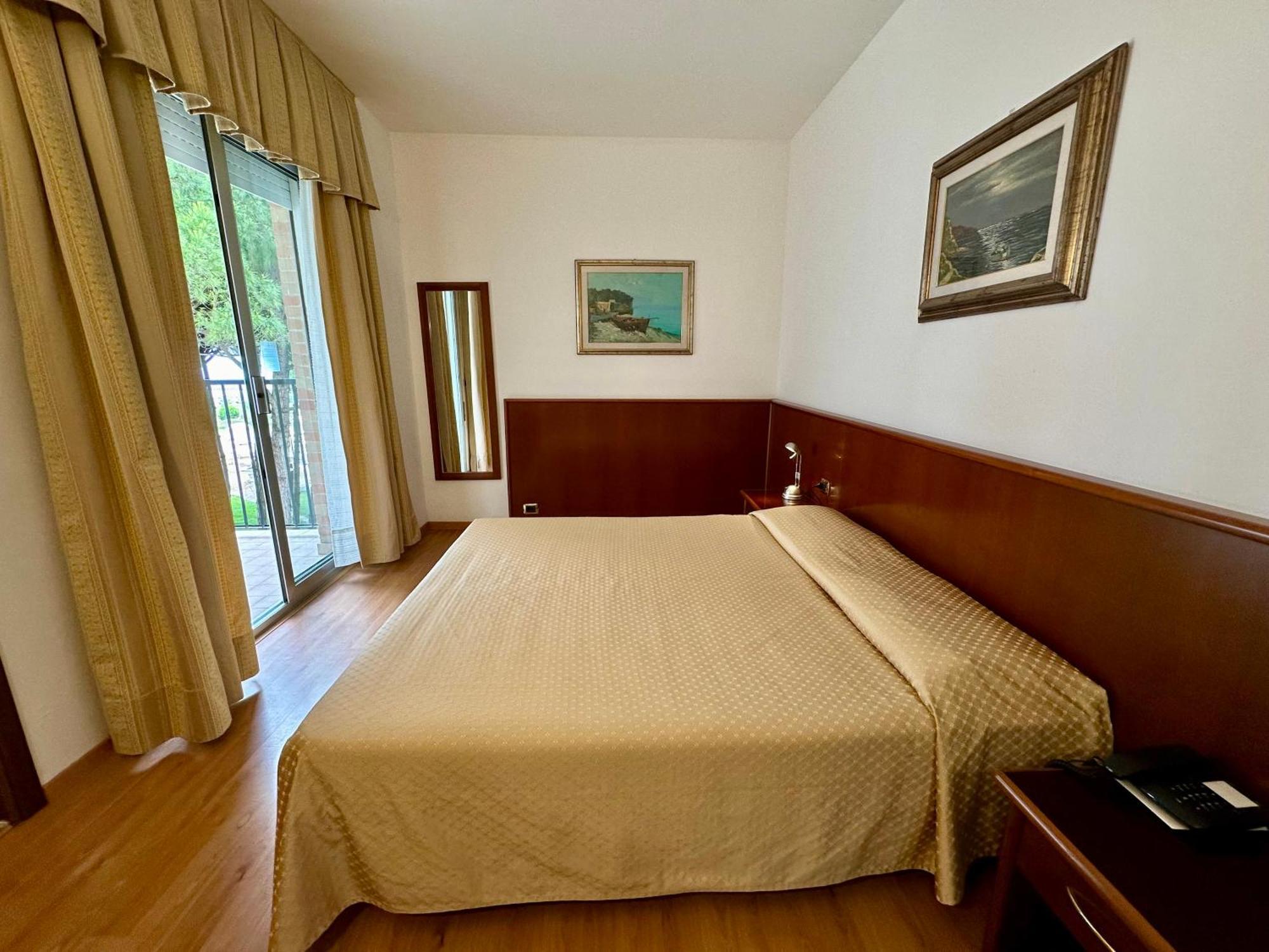 Hotel Beau Rivage Pineta Lido di Jesolo Kültér fotó