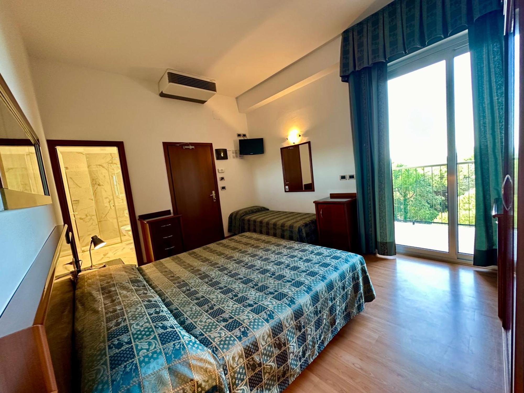 Hotel Beau Rivage Pineta Lido di Jesolo Kültér fotó