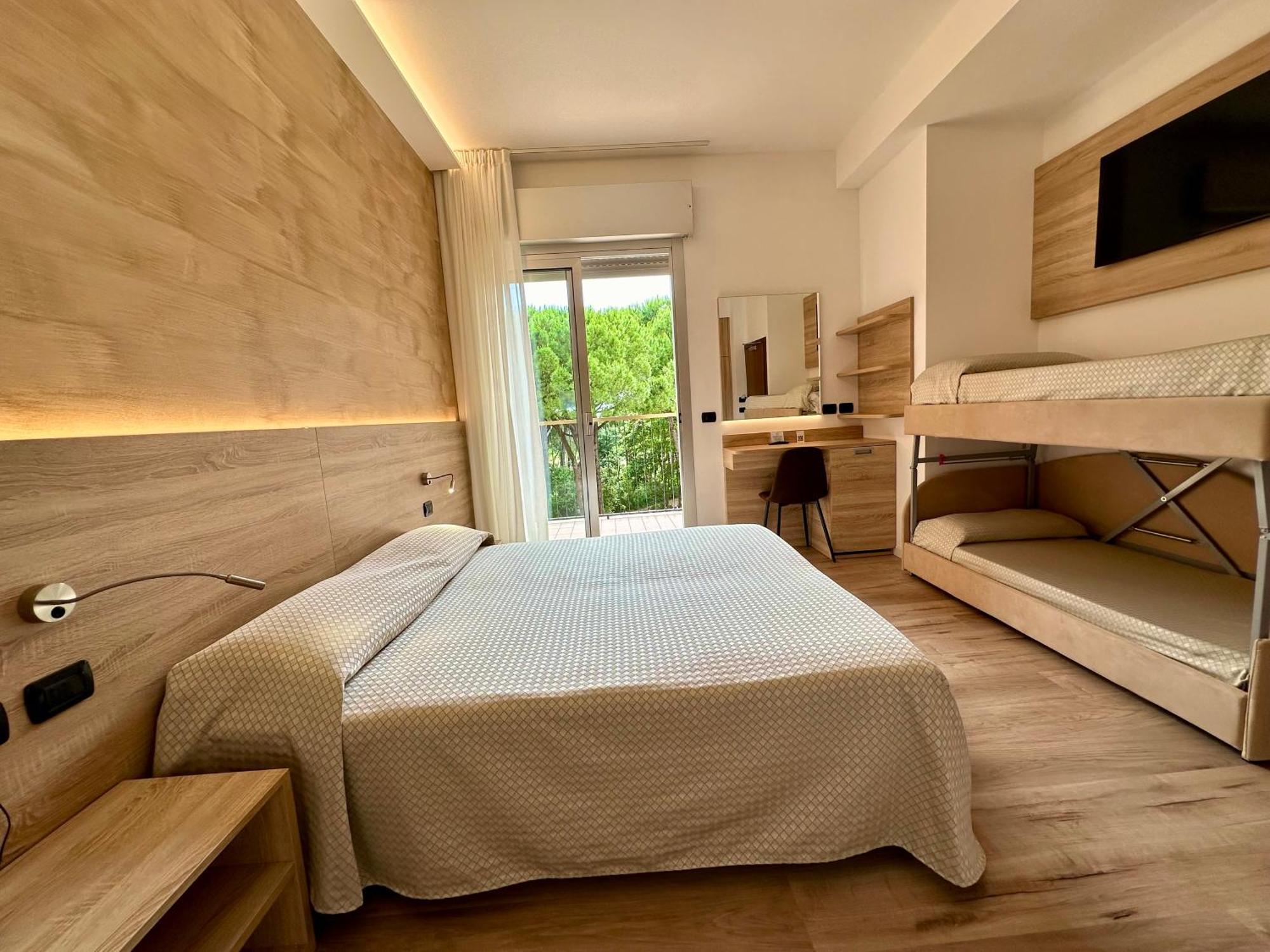 Hotel Beau Rivage Pineta Lido di Jesolo Kültér fotó