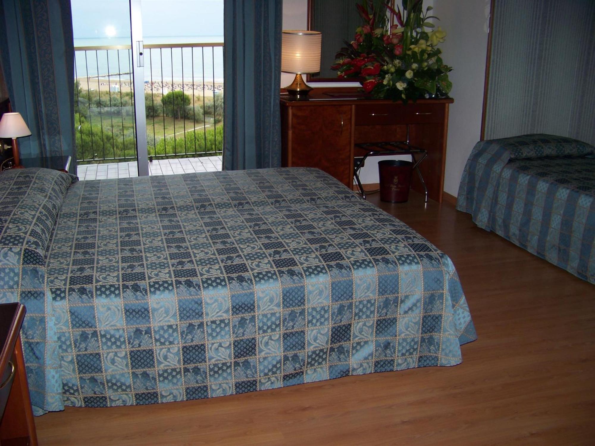 Hotel Beau Rivage Pineta Lido di Jesolo Szoba fotó