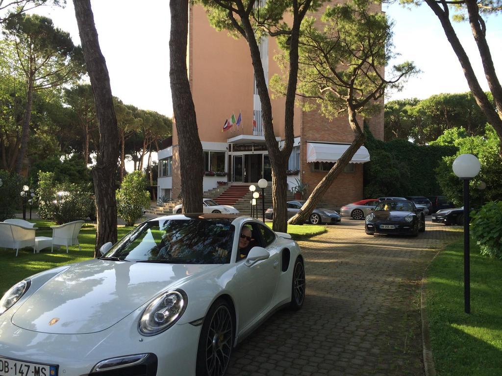 Hotel Beau Rivage Pineta Lido di Jesolo Kültér fotó