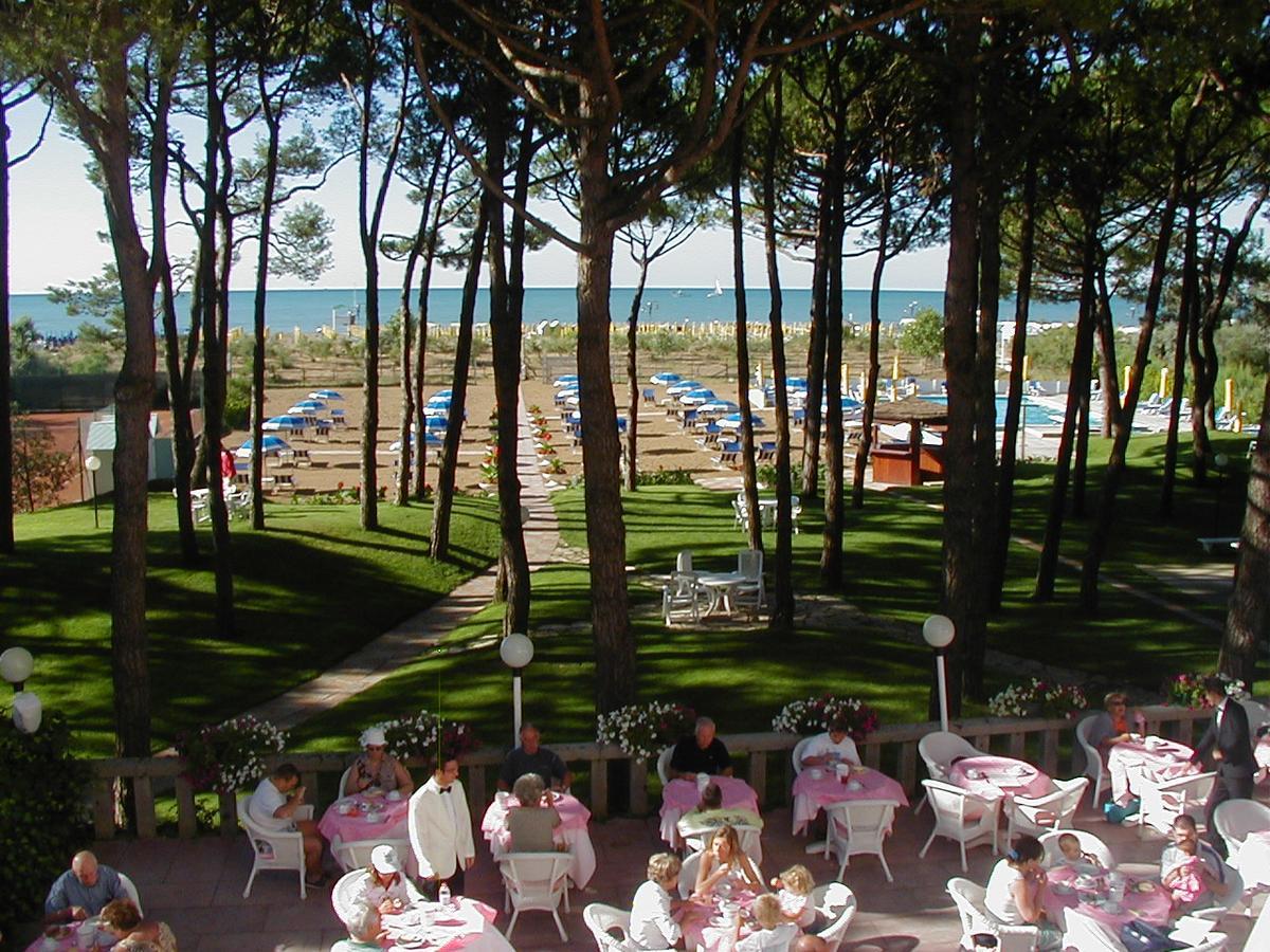Hotel Beau Rivage Pineta Lido di Jesolo Kültér fotó