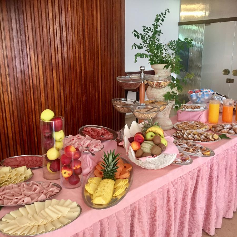Hotel Beau Rivage Pineta Lido di Jesolo Kültér fotó
